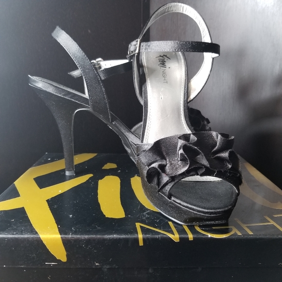 Fioni Black Satin Sandals Size 7 - Picture 2 of 7